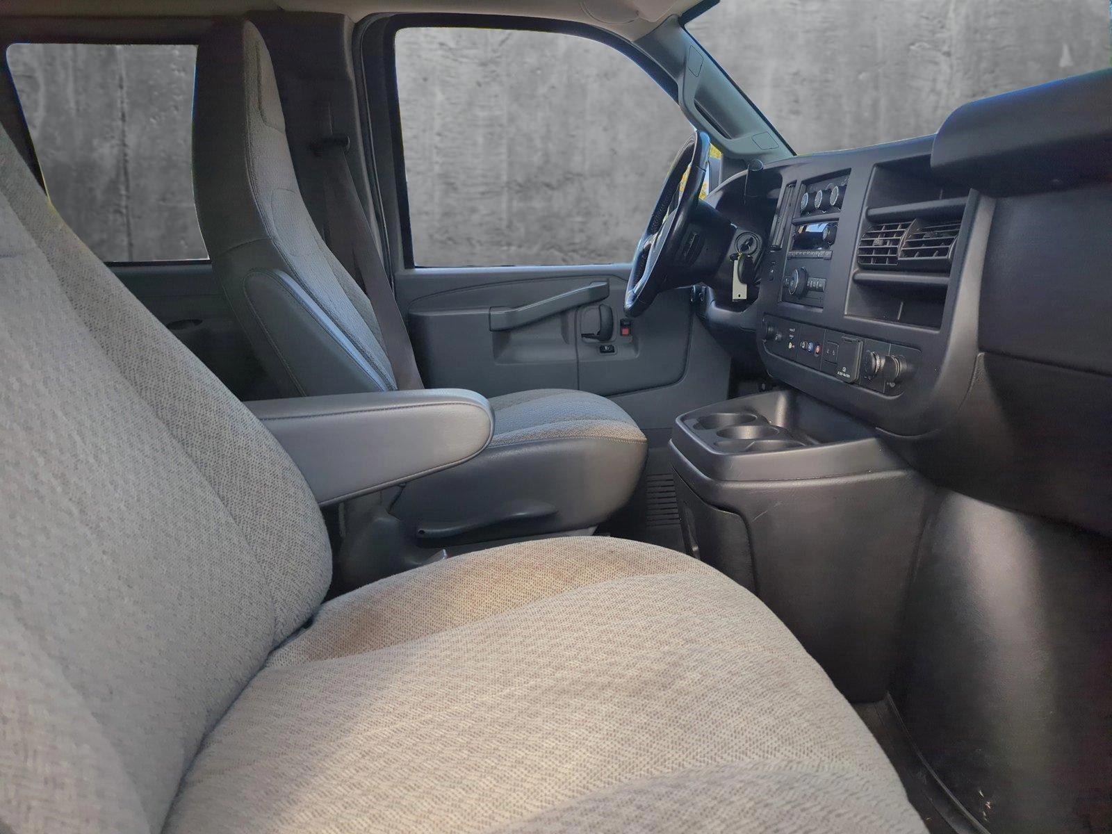 2019 Chevrolet Express Passenger Vehicle Photo in Pembroke Pines, FL 33027