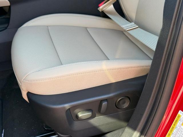 2025 Buick Envision Vehicle Photo in COLUMBIA, MO 65203-3903