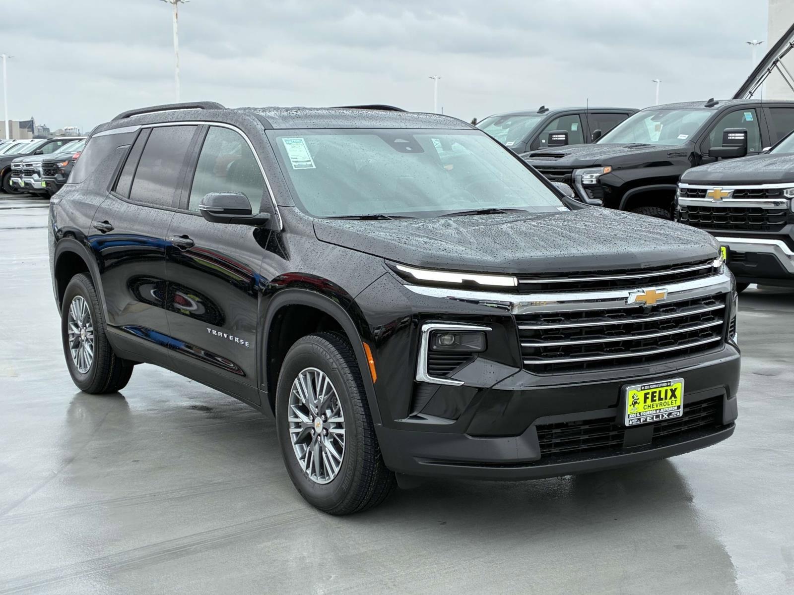 2025 Chevrolet Traverse Vehicle Photo in LOS ANGELES, CA 90007-3794