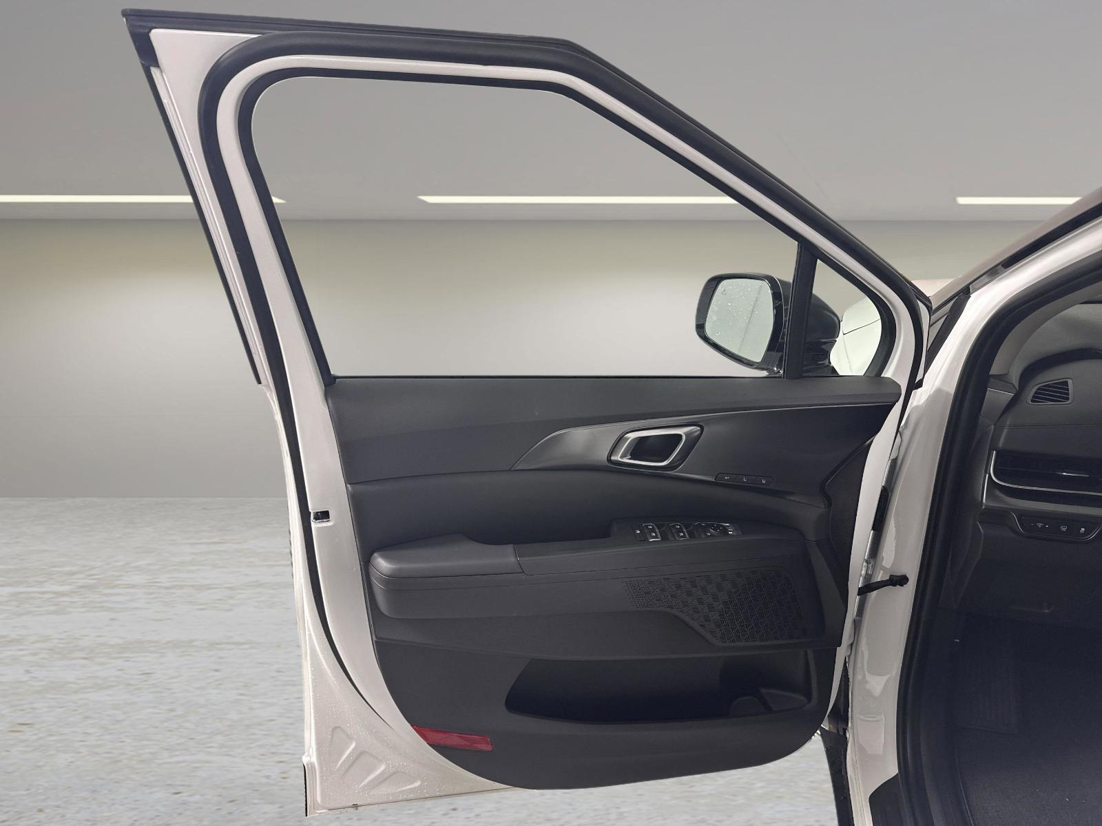 2025 Kia Carnival Hybrid Vehicle Photo in GEORGETOWN, TX 78626-7508