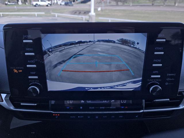 2022 Toyota Sienna Vehicle Photo in NEDERLAND, TX 77627-8017