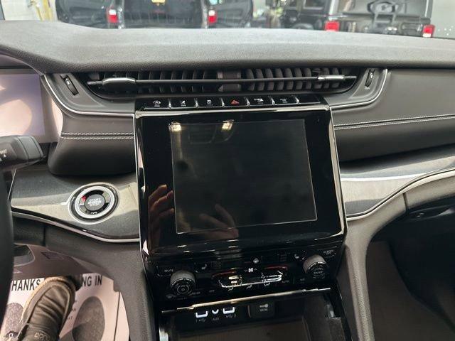 2022 Jeep Grand Cherokee Vehicle Photo in MEDINA, OH 44256-9631