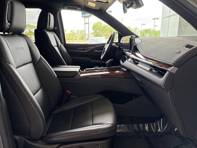2022 Cadillac Escalade Vehicle Photo in MANHATTAN, KS 66502-5036