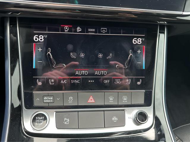2025 Audi Q7 Vehicle Photo in HOUSTON, TX 77090