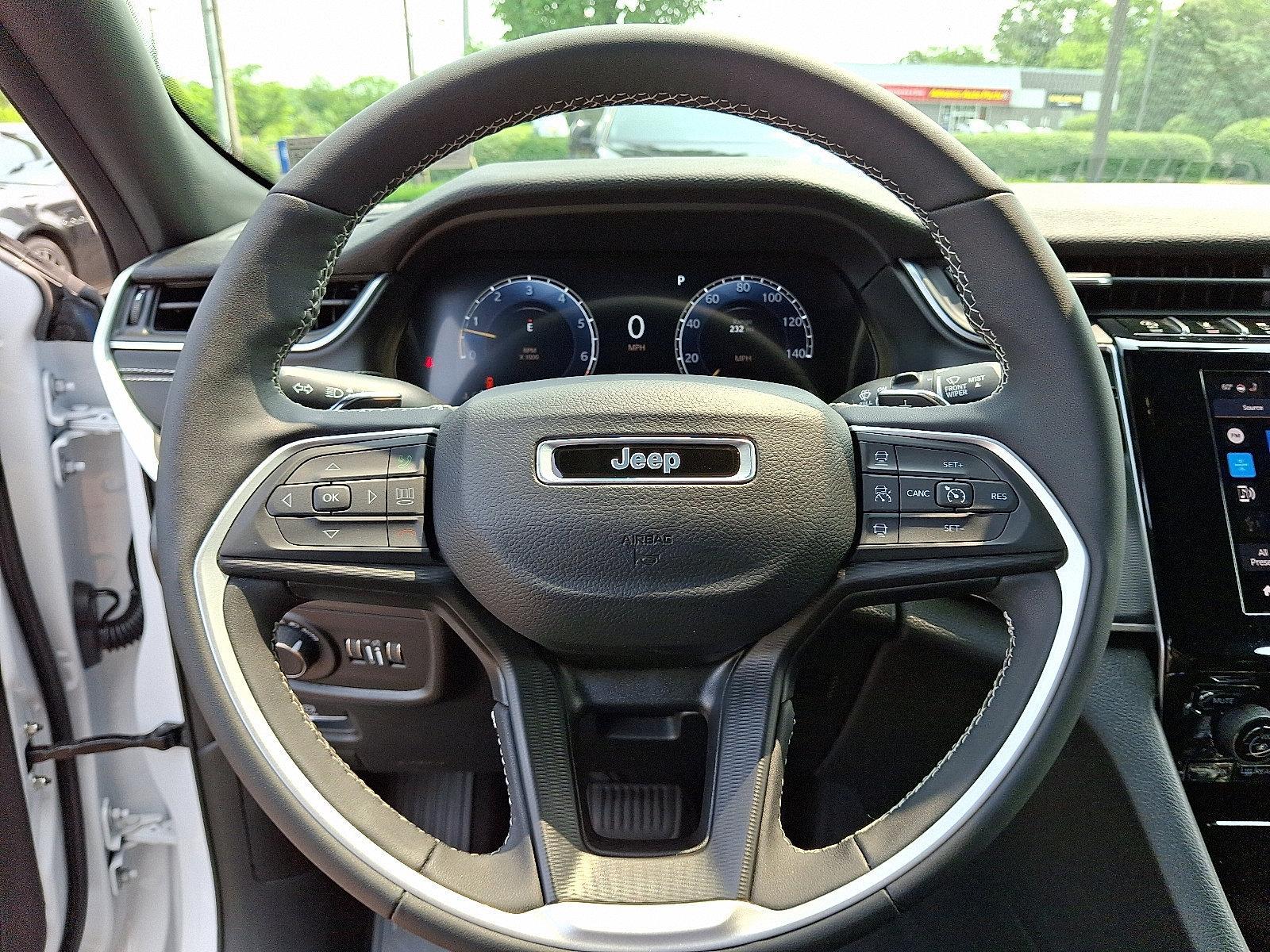 2023 Jeep Grand Cherokee Vehicle Photo in Willow Grove, PA 19090