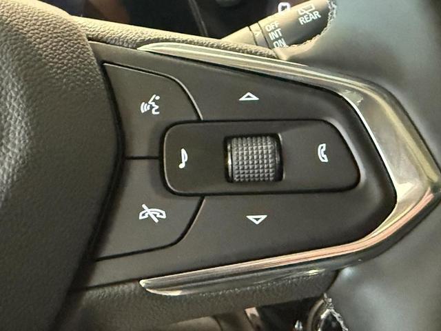 2025 Chevrolet Trax Vehicle Photo in COLUMBIA, MO 65203-3903
