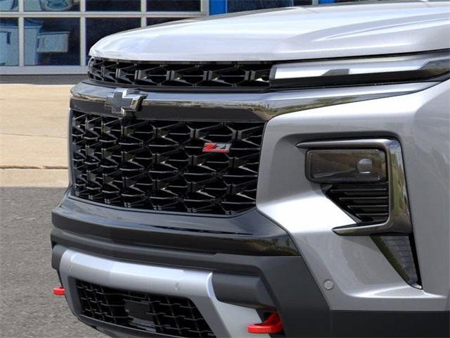 2025 Chevrolet Traverse Vehicle Photo in ENGLEWOOD, CO 80113-6708