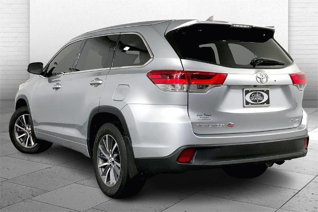 2017 Toyota Highlander Vehicle Photo in Lees Summit, MO 64086