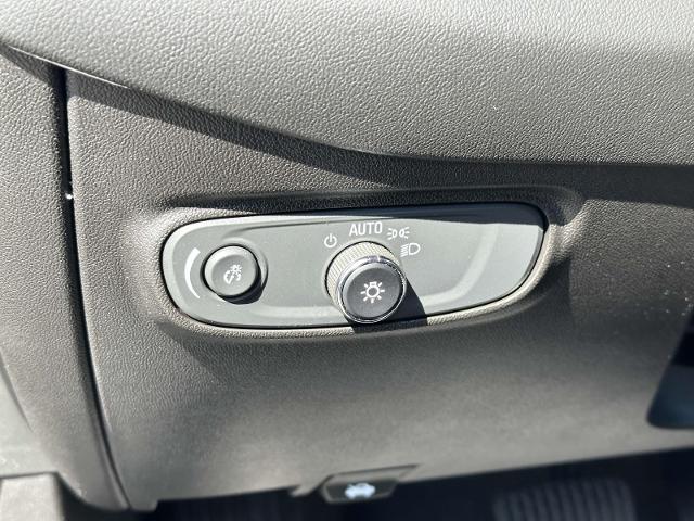 2022 Chevrolet Equinox Vehicle Photo in Roslyn, NY 11576