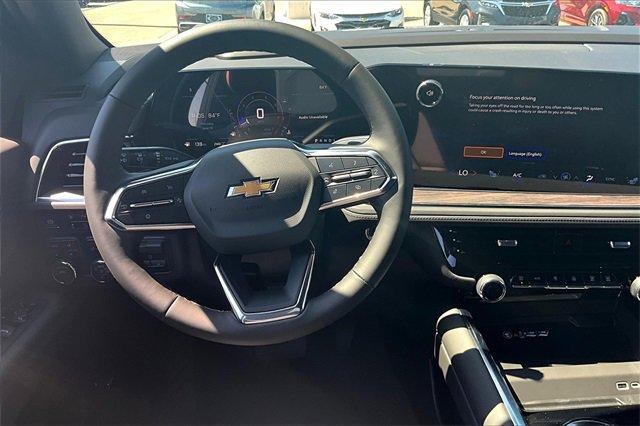 2025 Chevrolet Suburban Vehicle Photo in KANSAS CITY, MO 64114-4502