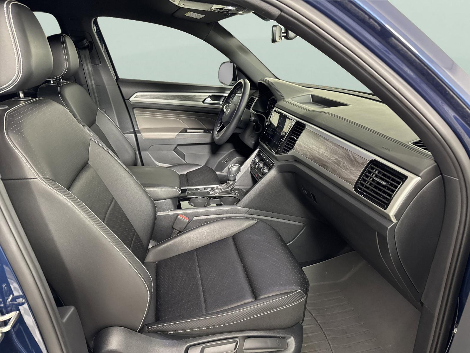 2023 Volkswagen Atlas Cross Sport Vehicle Photo in Georgetown, TX 78626
