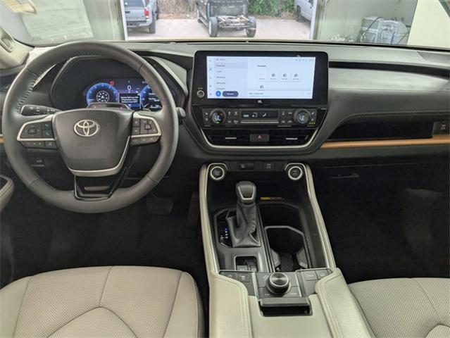 2024 Toyota Grand Highlander Vehicle Photo in ENGLEWOOD, CO 80113-6708