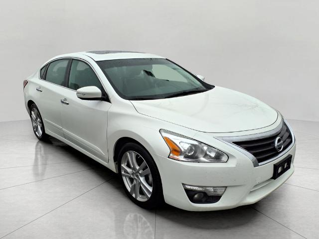 2013 Nissan Altima Vehicle Photo in Oshkosh, WI 54904