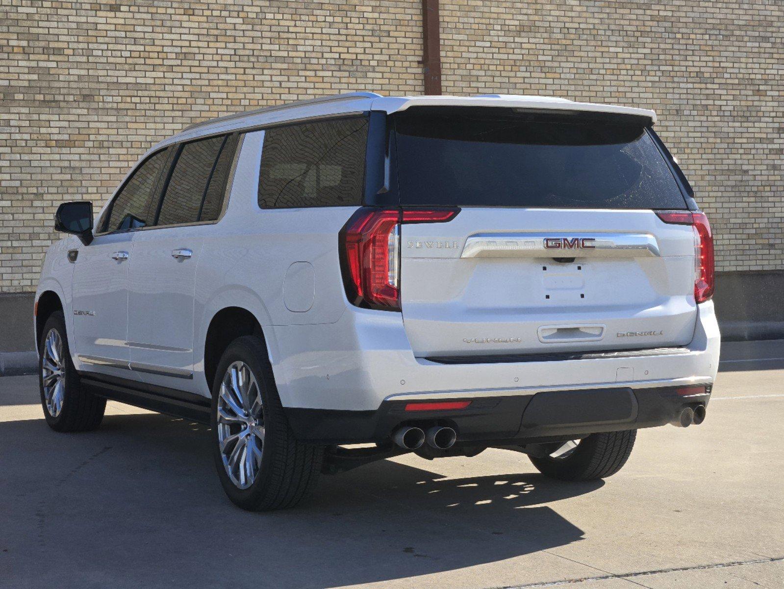 2024 GMC Yukon XL Vehicle Photo in DALLAS, TX 75209-3016