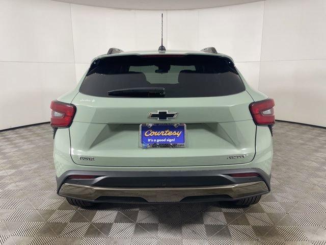 2025 Chevrolet Trax Vehicle Photo in PHOENIX, AZ 85014-3381