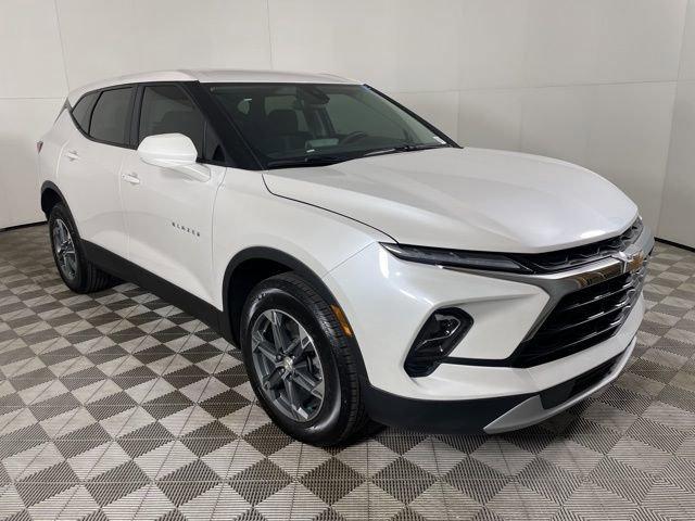 2025 Chevrolet Blazer Vehicle Photo in PHOENIX, AZ 85014-3381