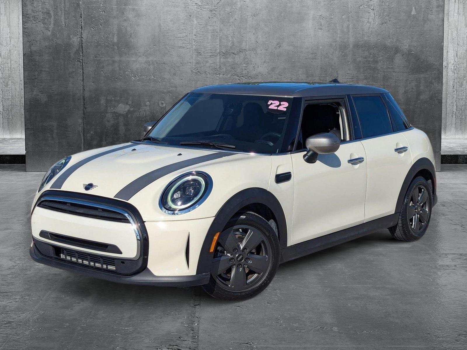 2022 MINI Cooper Hardtop 4 Door Vehicle Photo in Delray Beach, FL 33444