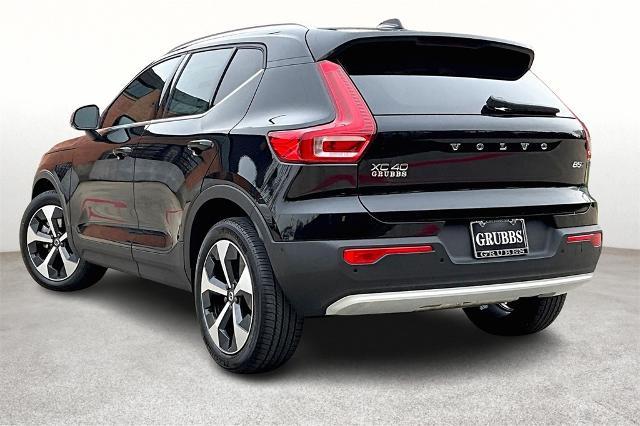 2025 Volvo XC40 Vehicle Photo in Houston, TX 77007