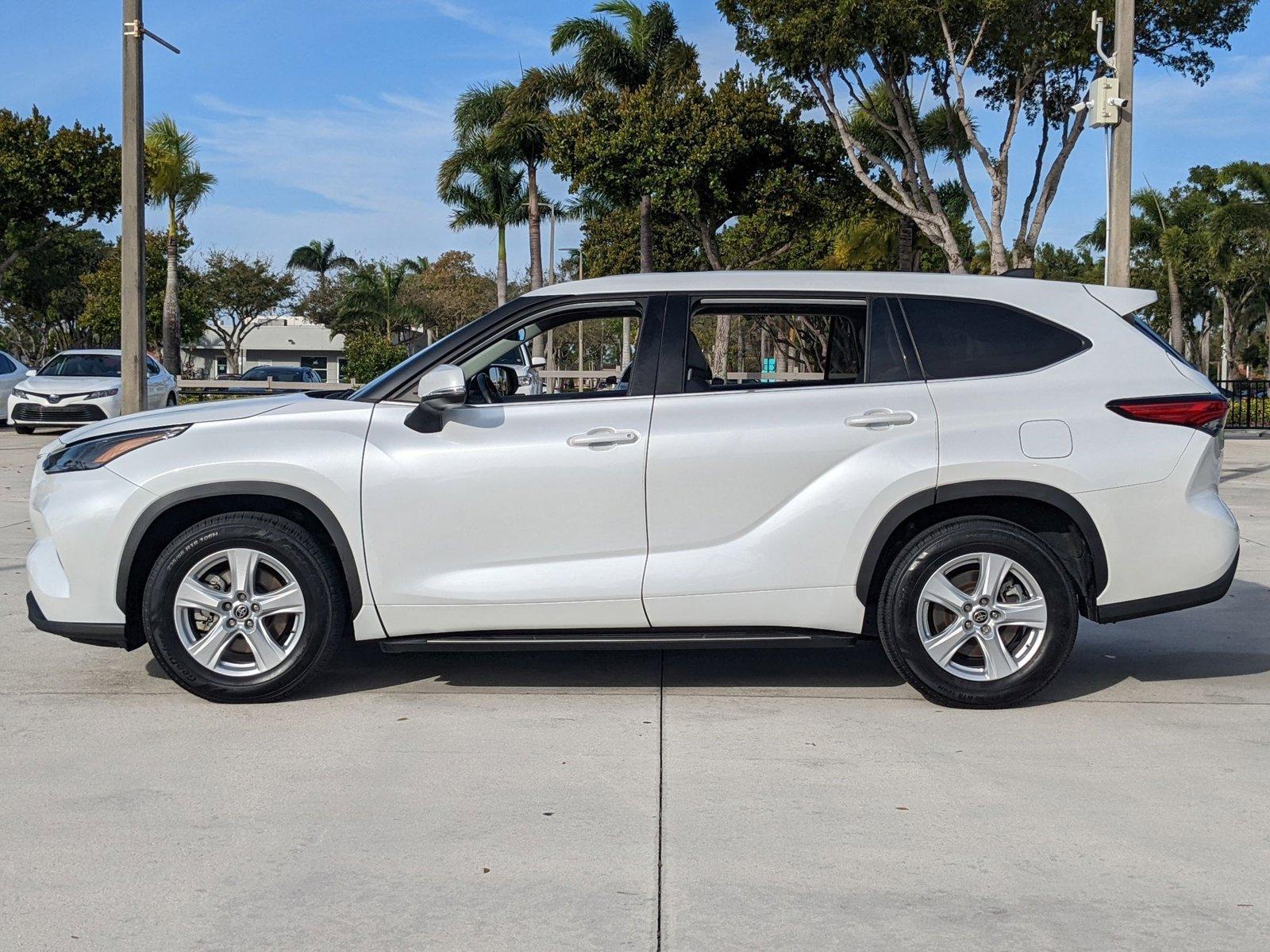 2022 Toyota Highlander Vehicle Photo in Davie, FL 33331