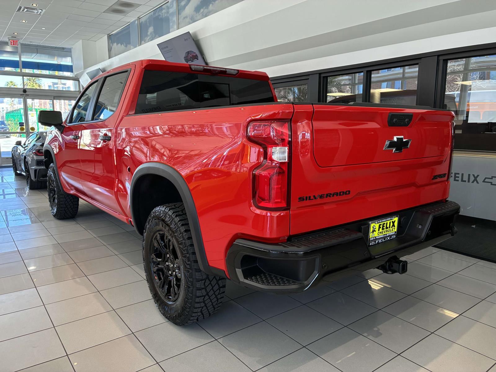 2025 Chevrolet Silverado 1500 Vehicle Photo in LOS ANGELES, CA 90007-3794