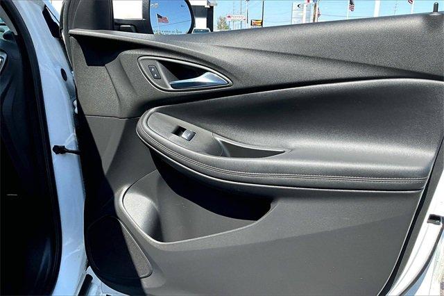 2022 Buick Encore GX Vehicle Photo in TOPEKA, KS 66609-0000