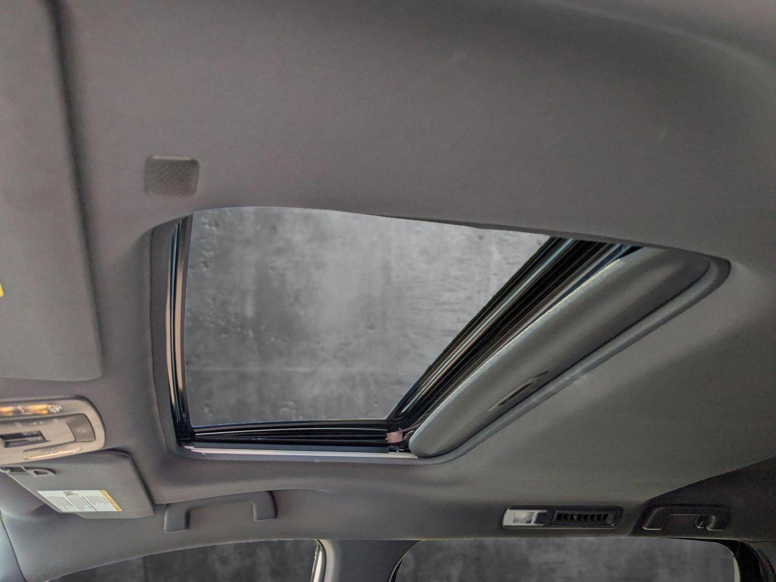 2022 Toyota Sienna Vehicle Photo in Pembroke Pines , FL 33084