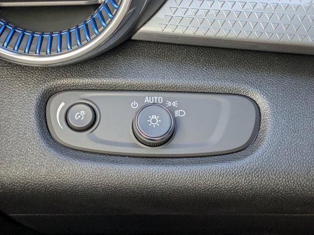 2025 Chevrolet Trax Vehicle Photo in BRUNSWICK, GA 31525-1881