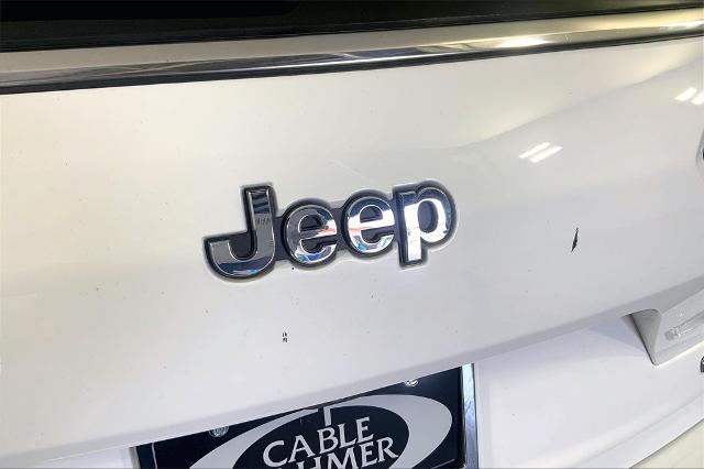 2023 Jeep Grand Cherokee L Vehicle Photo in Lees Summit, MO 64086