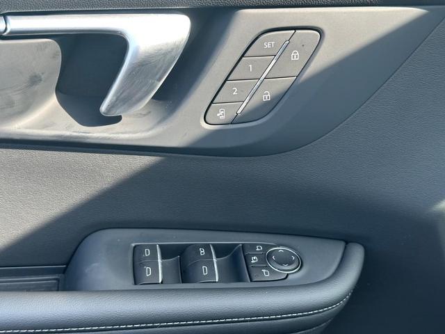 2025 Buick Enclave Vehicle Photo in COLUMBIA, MO 65203-3903