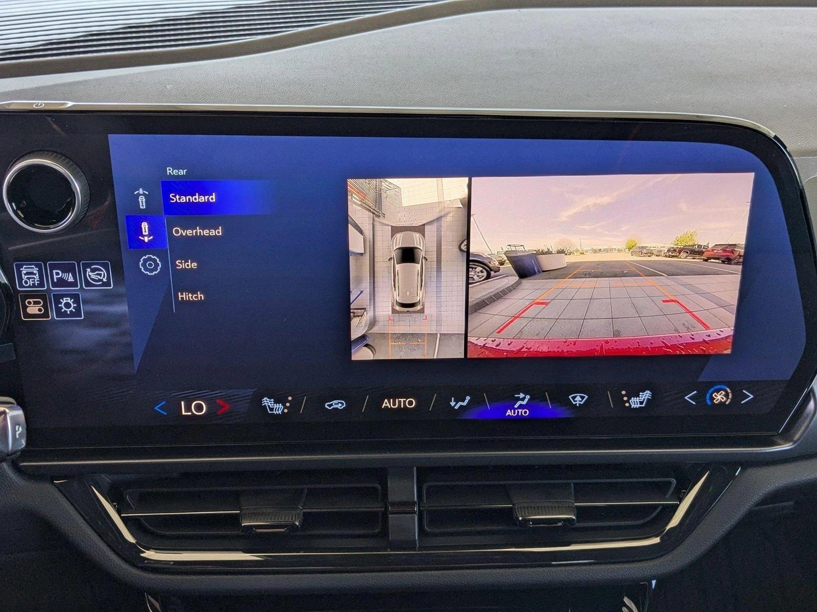 2025 Chevrolet Equinox EV Vehicle Photo in VALENCIA, CA 91355-1705