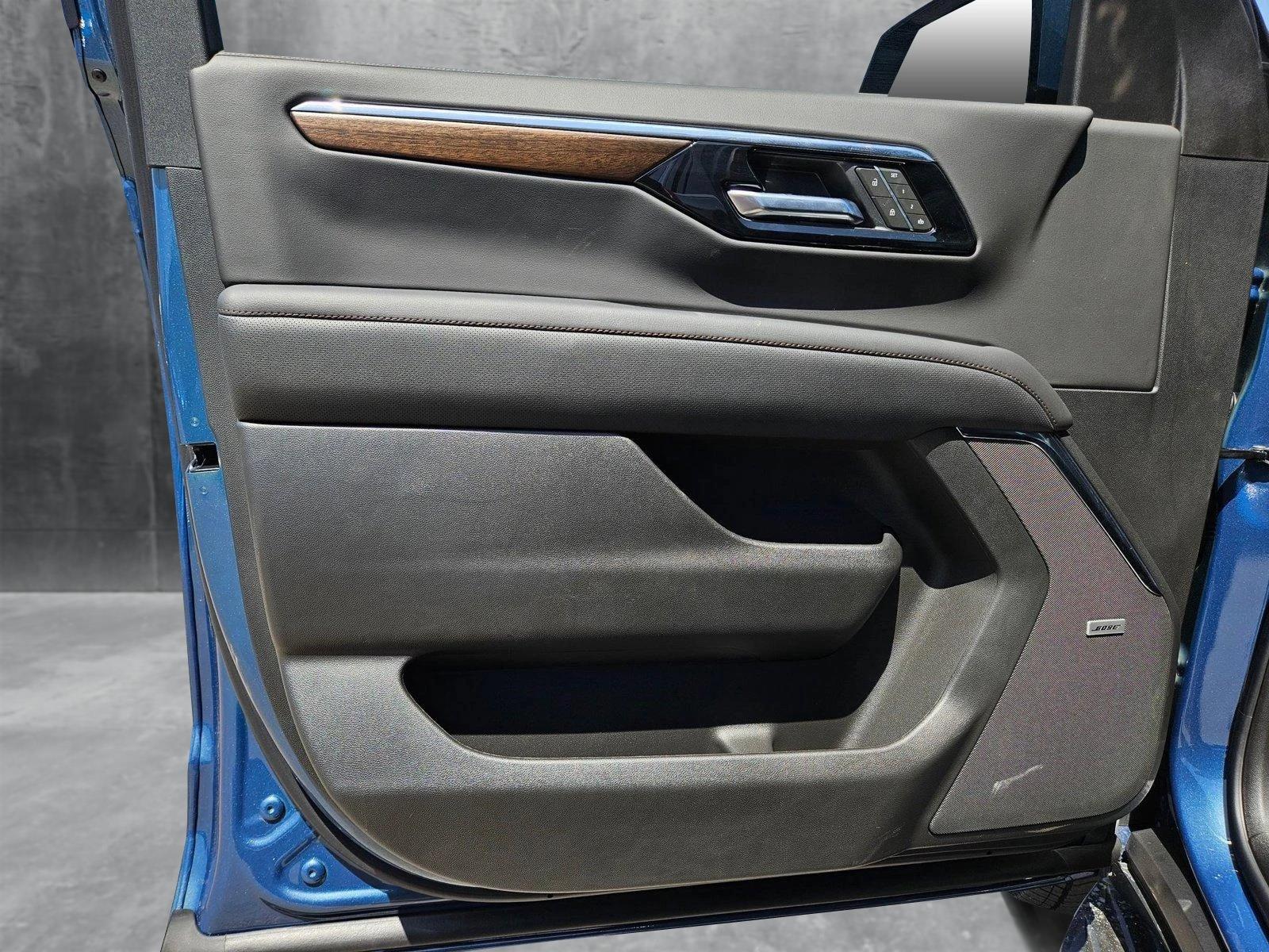 2025 Chevrolet Suburban Vehicle Photo in AUSTIN, TX 78759-4154