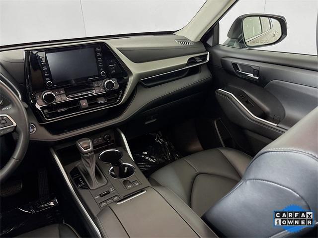 2022 Toyota Highlander Vehicle Photo in Puyallup, WA 98371