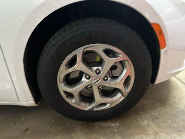2022 Chrysler Pacifica Vehicle Photo in MEDINA, OH 44256-9631