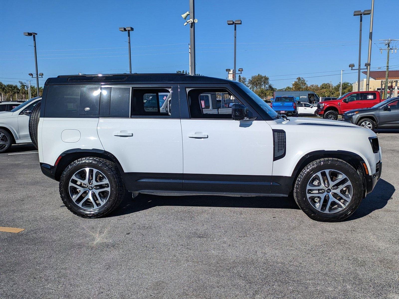 2024 Land Rover Defender Vehicle Photo in Tampa, FL 33614