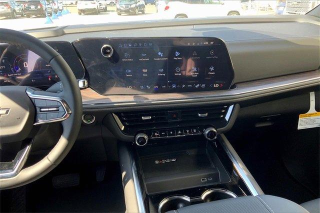 2025 Chevrolet Suburban Vehicle Photo in TOPEKA, KS 66609-0000