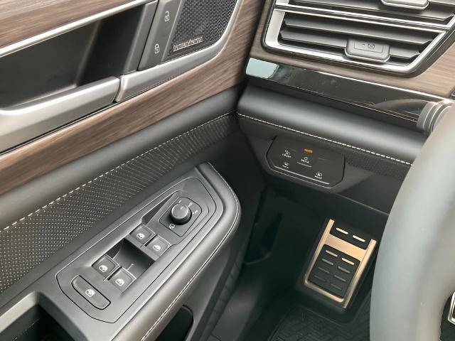 2025 Volkswagen Atlas Vehicle Photo in Oshkosh, WI 54904