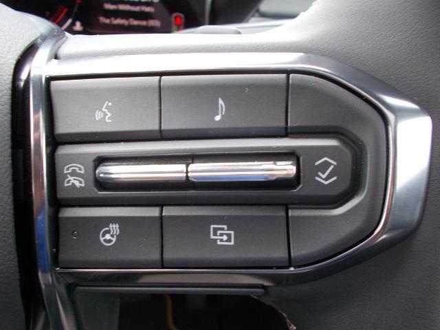 2025 GMC Acadia Vehicle Photo in LOWELL, MA 01852-4336