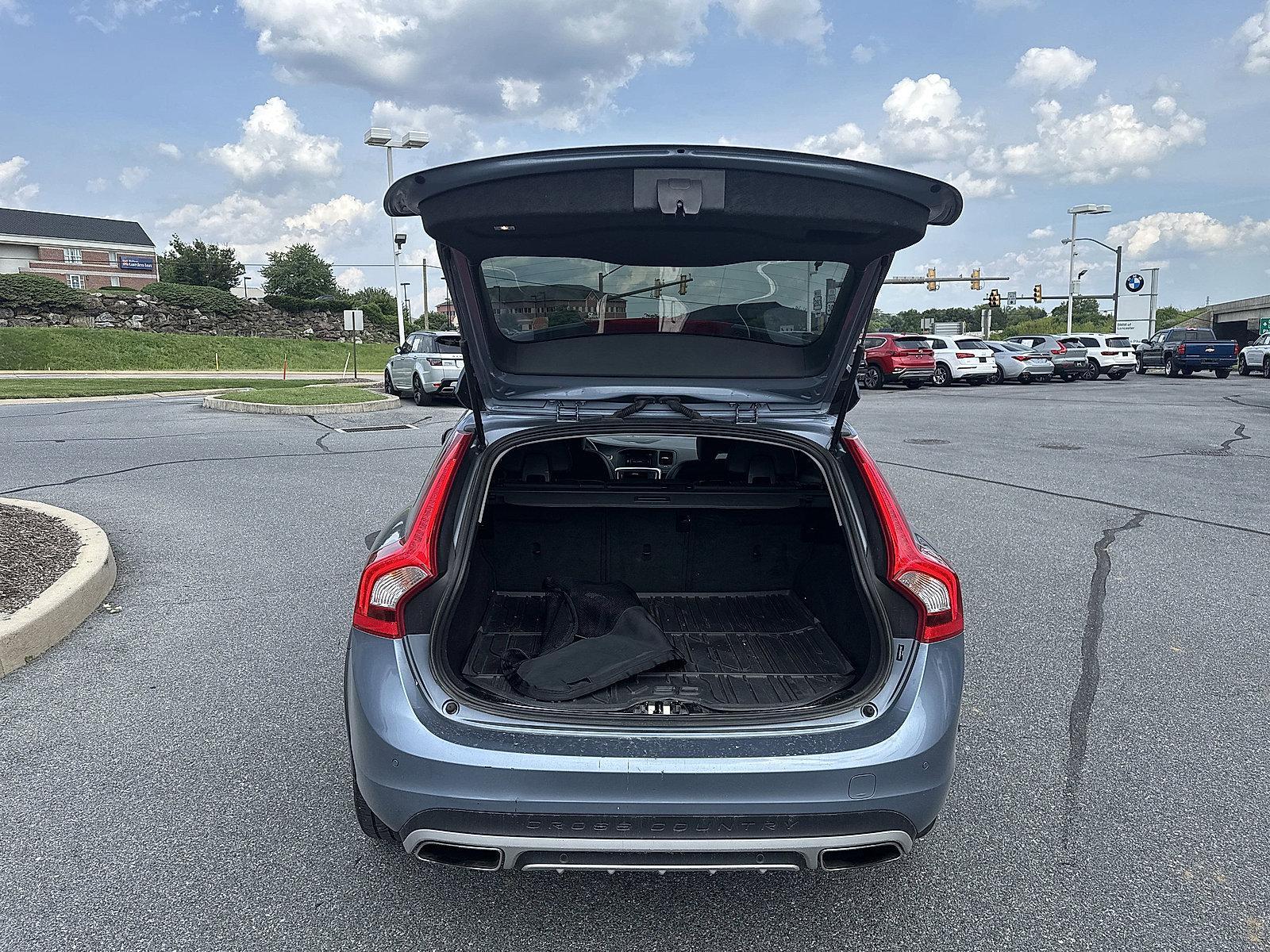 2017 Volvo V60 Cross Country Vehicle Photo in Lancaster, PA 17601