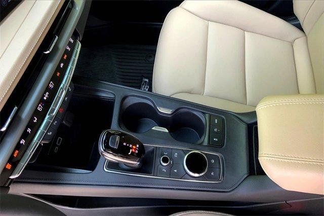 2025 Cadillac XT4 Vehicle Photo in KANSAS CITY, MO 64114-4545