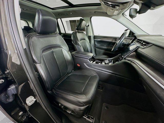2022 Jeep Grand Cherokee L Vehicle Photo in Doylsetown, PA 18901