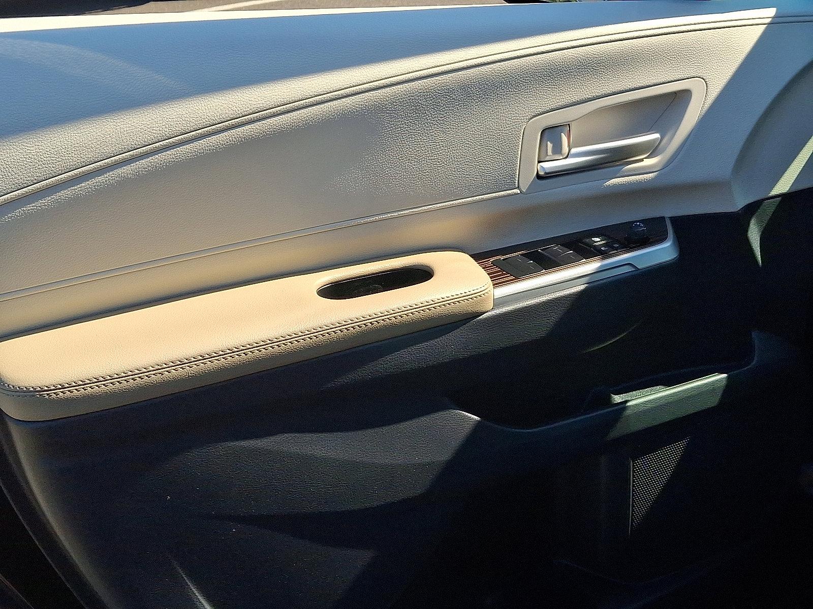 2022 Toyota Sienna Vehicle Photo in Trevose, PA 19053
