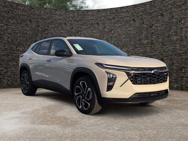 White Sands 2026 Chevrolet Trax RS with 2RS FWD SUV / Crossover Front-Wheel Drive 6-Speed Automatic