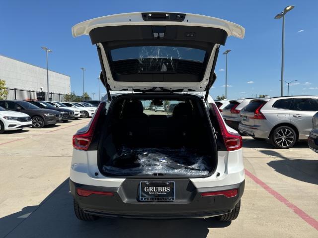 2025 Volvo XC40 Vehicle Photo in Grapevine, TX 76051