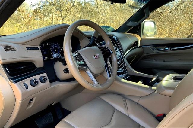 2019 Cadillac Escalade ESV Vehicle Photo in KANSAS CITY, MO 64114-4545