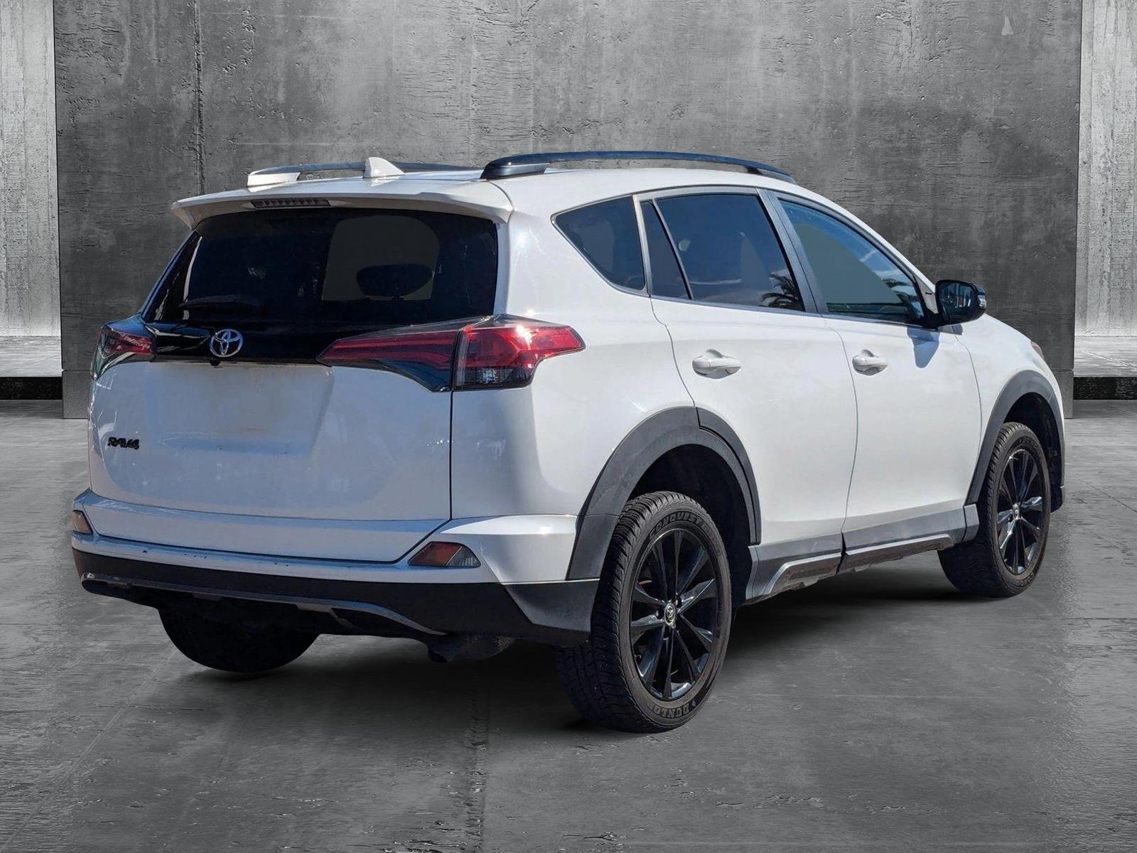 2018 Toyota RAV4 Vehicle Photo in Wesley Chapel, FL 33544