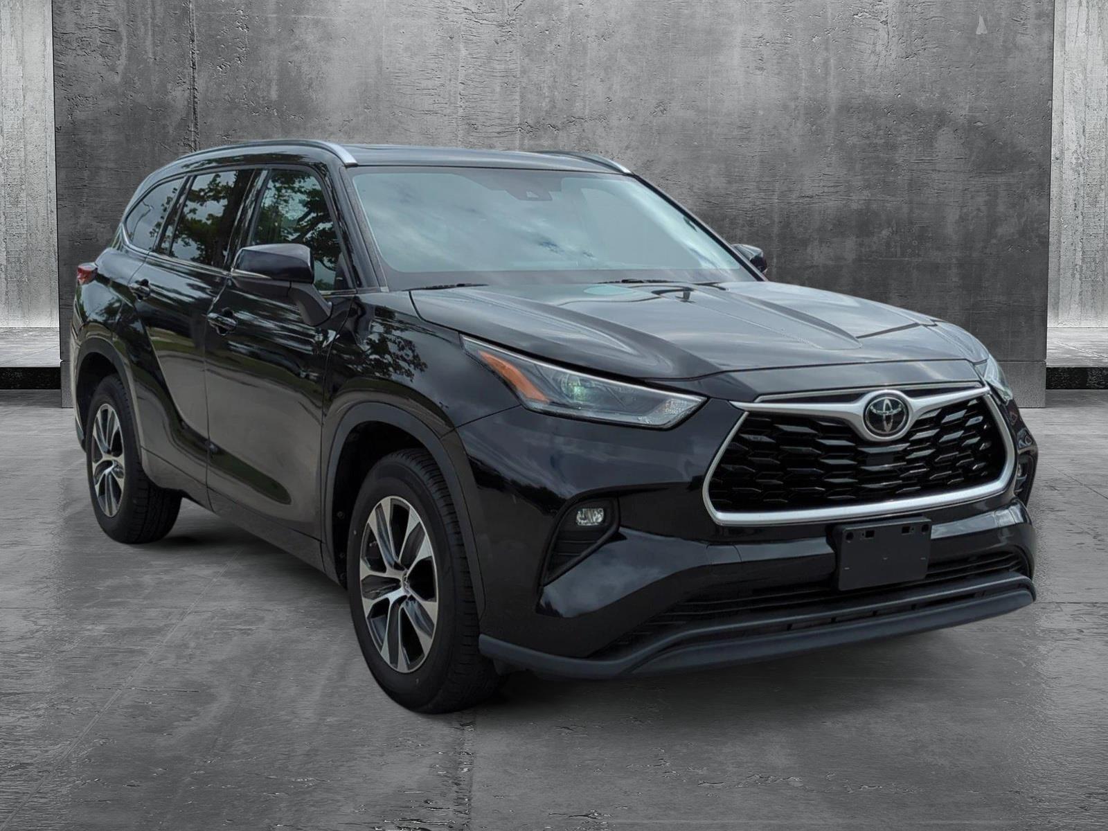 2021 Toyota Highlander Vehicle Photo in Ft. Myers, FL 33907