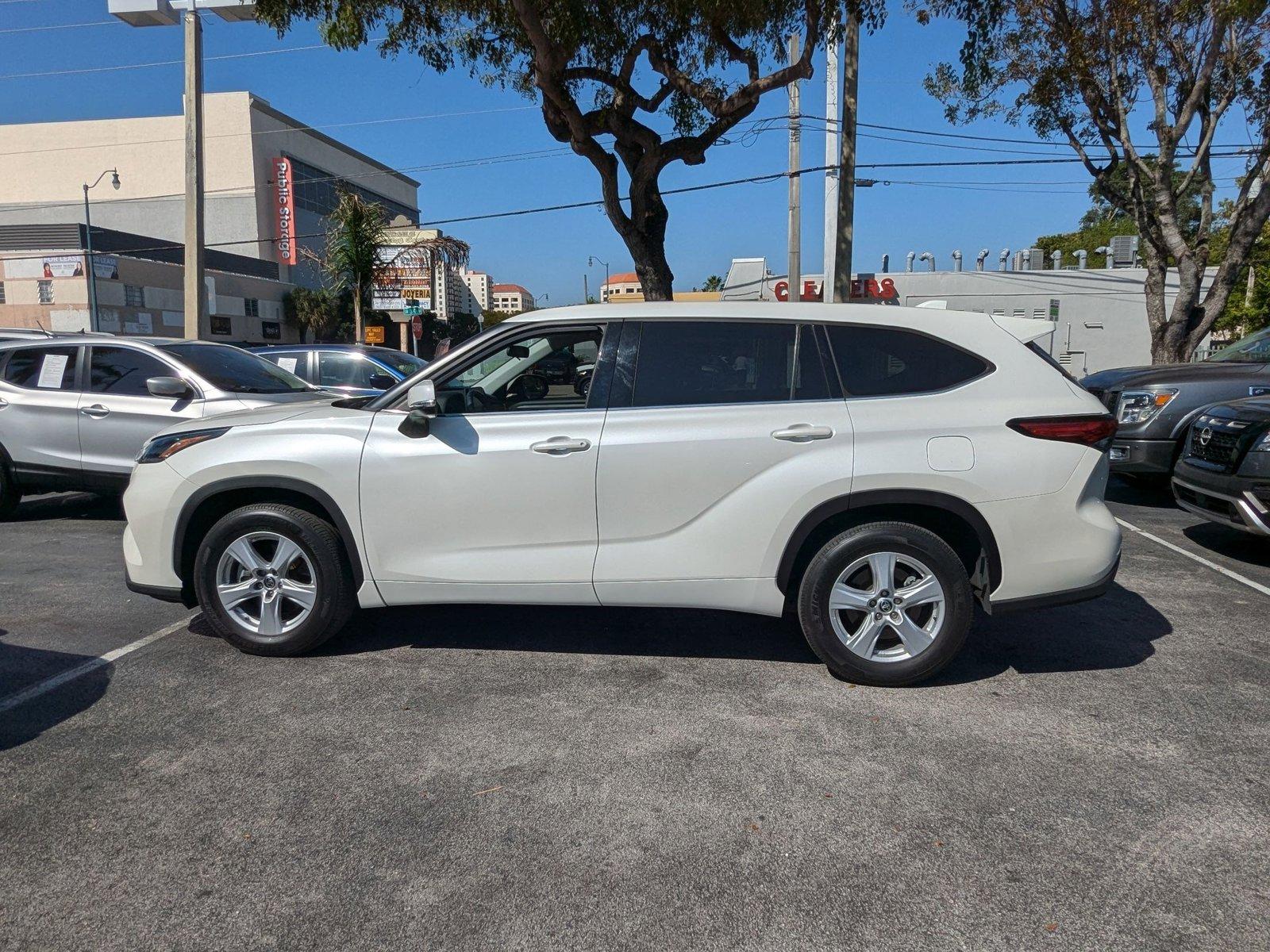 2021 Toyota Highlander Vehicle Photo in Miami, FL 33135