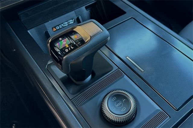2024 GMC HUMMER EV SUV Vehicle Photo in ELK GROVE, CA 95757-8703