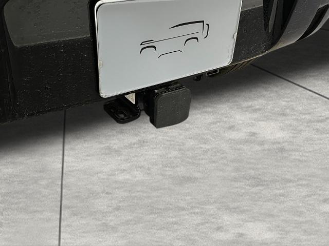2024 Defender Vehicle Photo in Appleton, WI 54913