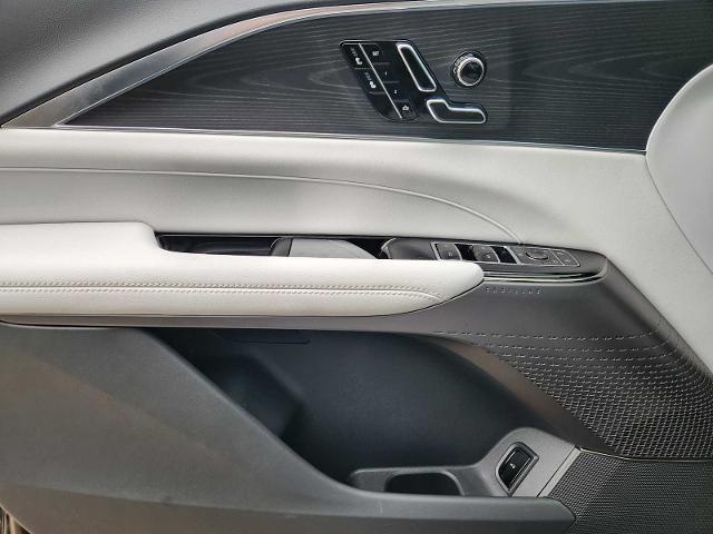 2025 Cadillac LYRIQ Vehicle Photo in HOUSTON, TX 77079